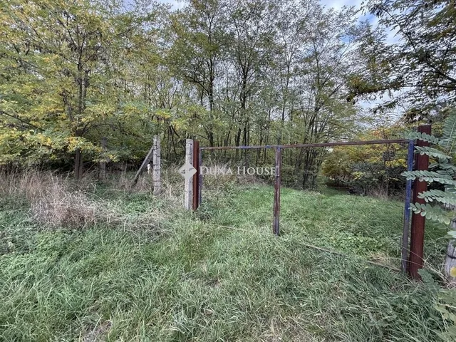 Eladó telek Nyergesújfalu 1899 nm