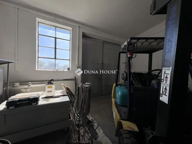 Kiadó kereskedelmi és ipari ingatlan Mogyorósbánya 60 nm