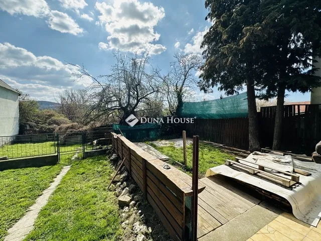 Eladó ház Piliscsév 74 nm