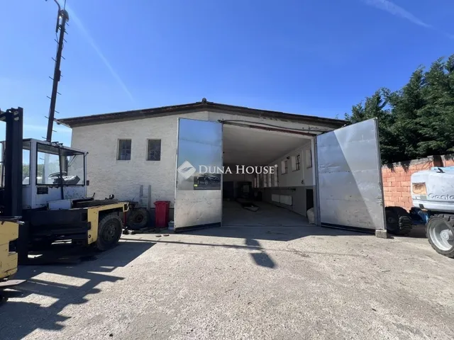 Kiadó kereskedelmi és ipari ingatlan Mogyorósbánya 250 nm