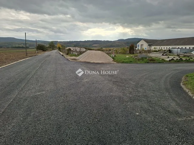 Eladó telek Nyergesújfalu 3232 nm