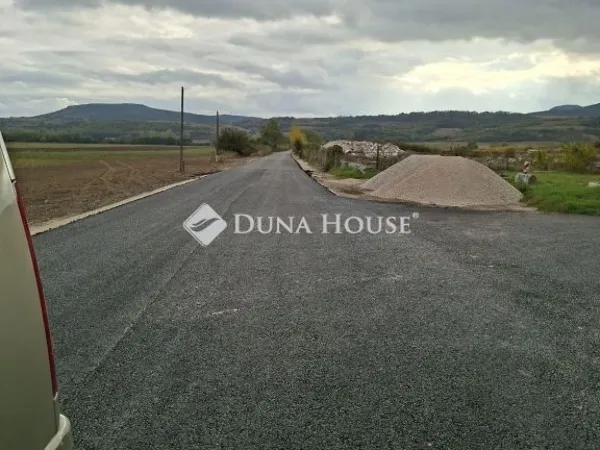 Eladó telek Nyergesújfalu 3232 nm