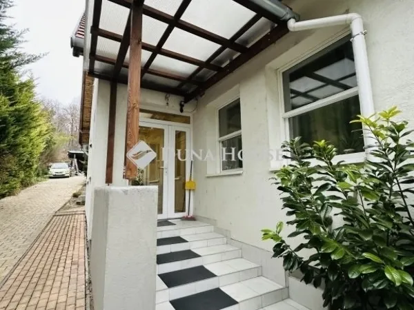 Eladó ház Pilismarót 310 nm