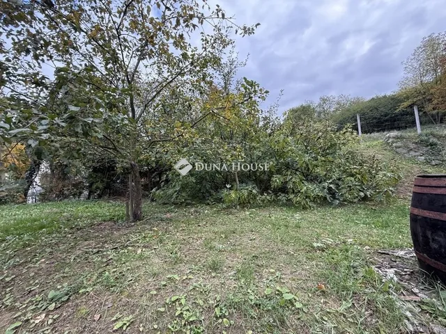 Eladó telek Nyergesújfalu 3370 nm