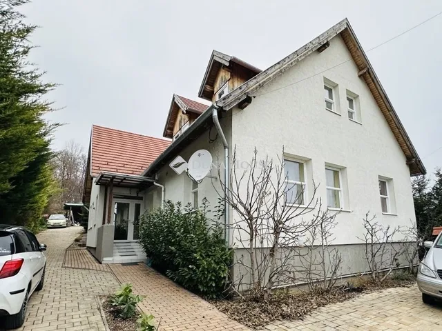 Eladó ház Pilismarót 310 nm