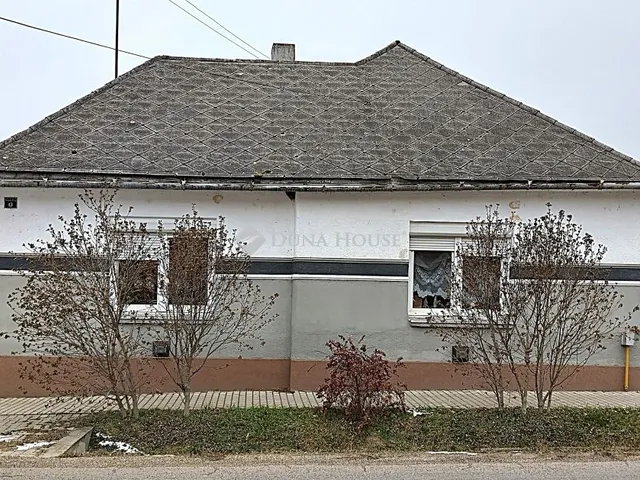 Eladó ház Dág 68 nm