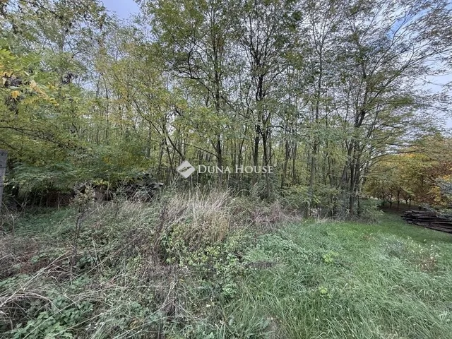 Eladó telek Nyergesújfalu 1989 nm