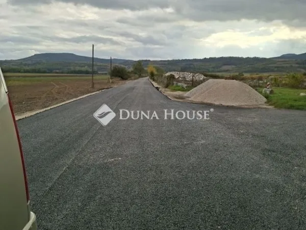 Eladó telek Nyergesújfalu 3232 nm