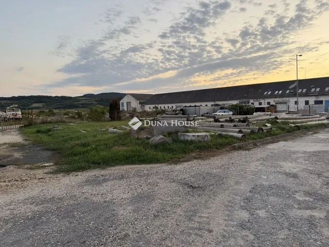 Eladó telek Nyergesújfalu 3232 nm