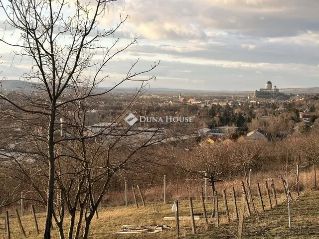 Eladó telek Esztergom 3161 nm