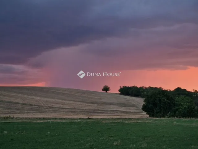 Eladó telek Úny 745 nm