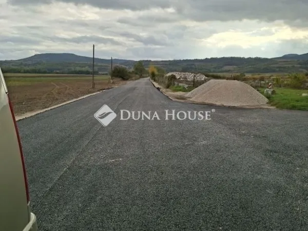 Eladó telek Nyergesújfalu 3232 nm