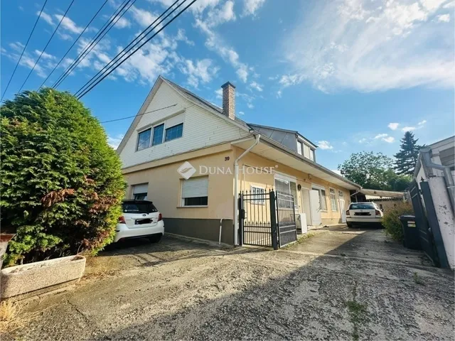 Eladó ház Lábatlan 218 nm