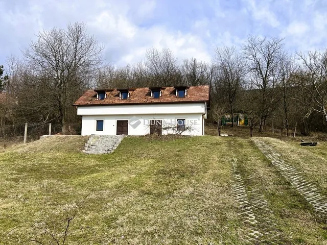 Eladó üdülő és hétvégi ház Piliscsév 140 nm