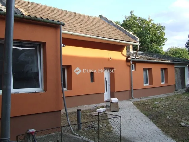 Eladó ház Esztergom 215 nm