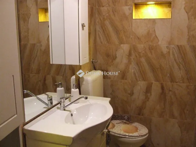 Eladó ház Esztergom 215 nm