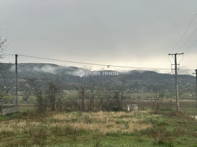 Eladó telek Esztergom 740 nm