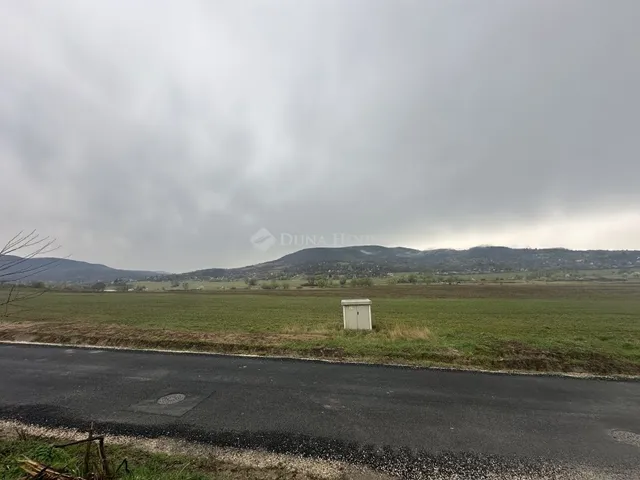 Eladó telek Esztergom 740 nm