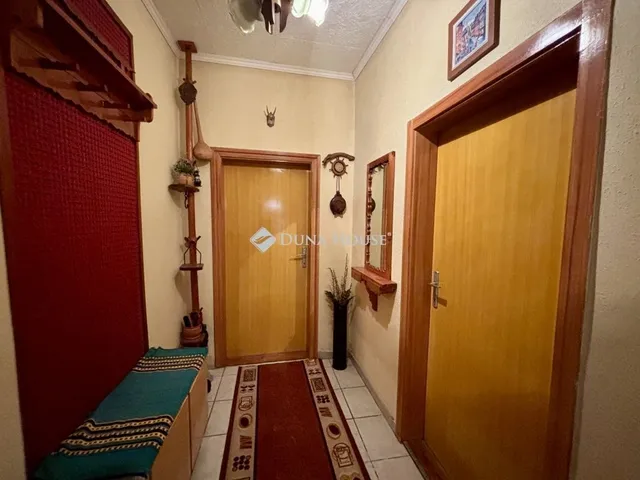 Eladó ház Epöl 72 nm