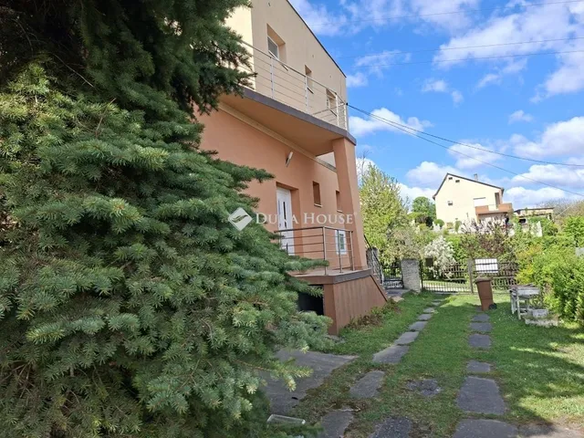 Eladó ház Lábatlan 177 nm