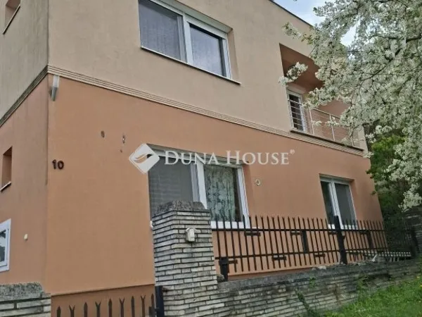 Eladó ház Lábatlan 177 nm