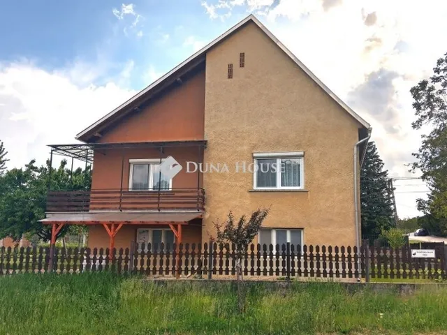 Eladó ház Csolnok 210 nm