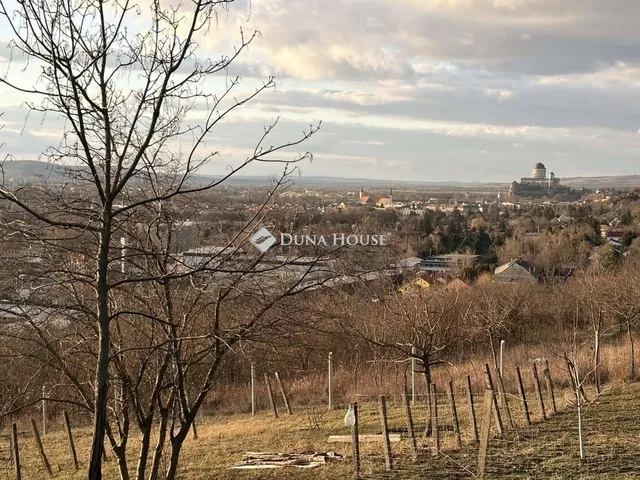 Eladó telek Esztergom 3161 nm