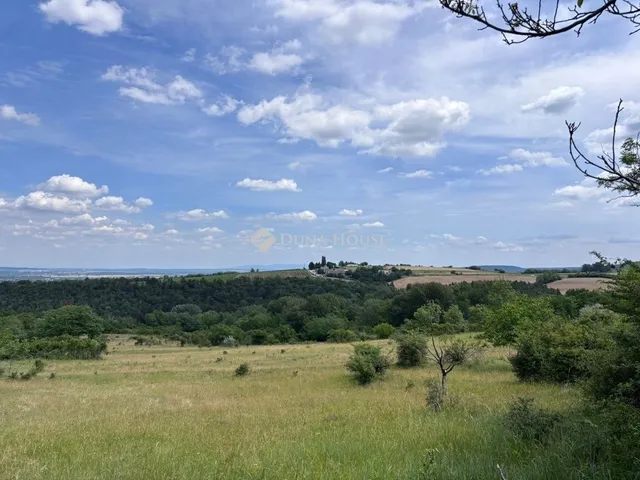 Eladó telek Neszmély 7947 nm
