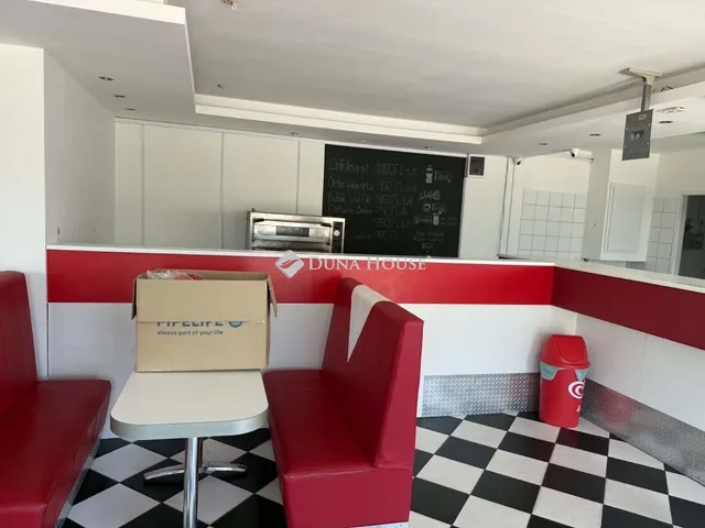 Eladó kereskedelmi és ipari ingatlan Dorog 114 nm