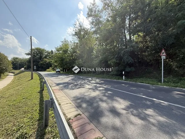 Eladó telek Nyergesújfalu 1067 nm