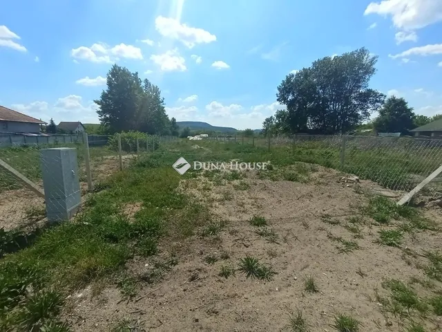 Eladó telek Esztergom 1000 nm