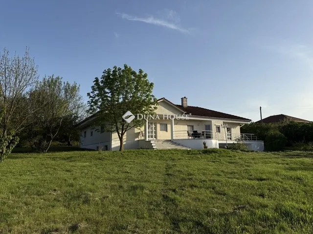 Eladó ház Esztergom 260 nm