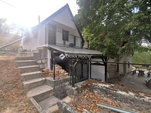 Eladó nyaraló Süttő 50 nm