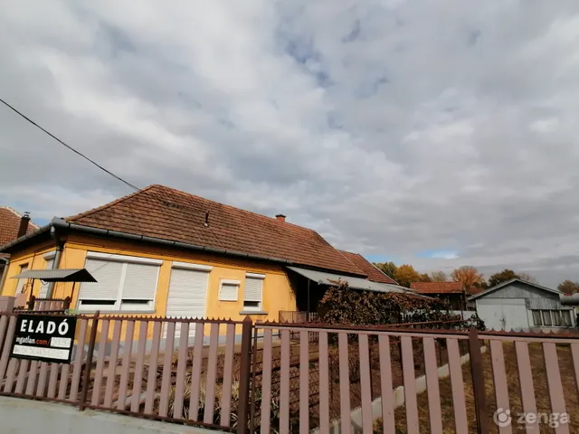Eladó ház Tápiószentmárton 102 nm