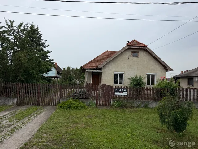 Eladó ház Jászfényszaru, Fecske utca 16 100 nm