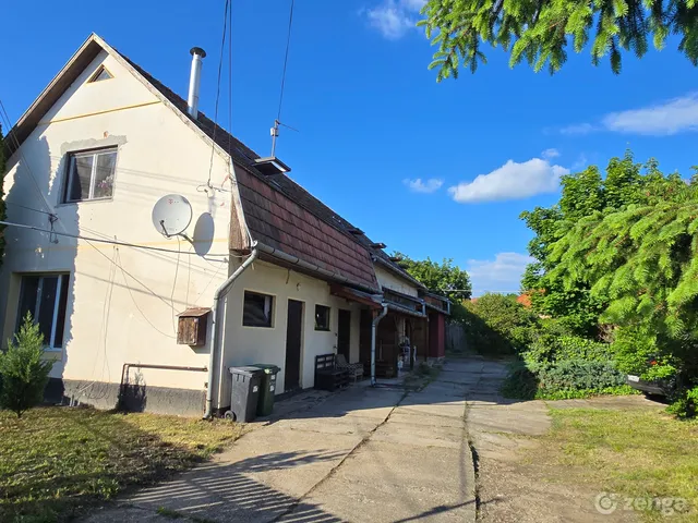 Eladó ház Gödöllő, Kertváros 200 nm