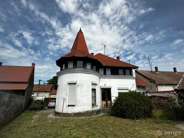 Eladó ház Szigetvár 280 nm