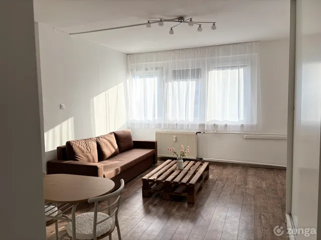 Kiadó lakás Szolnok, Belváros 38 nm