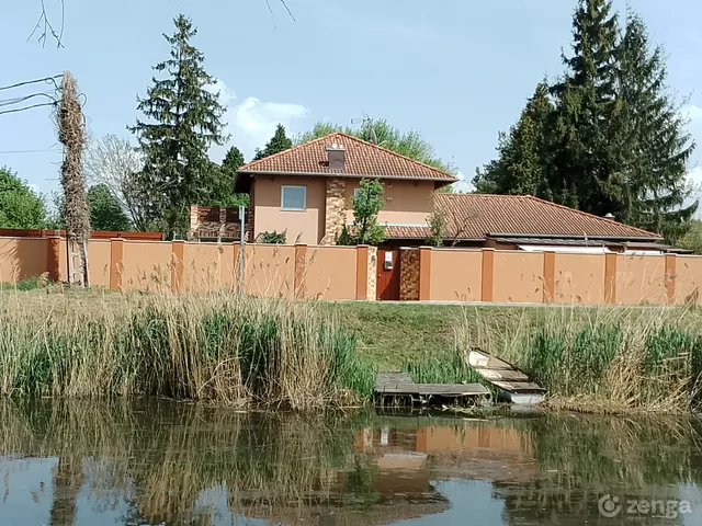 Eladó ház Balatonmáriafürdő 227 nm