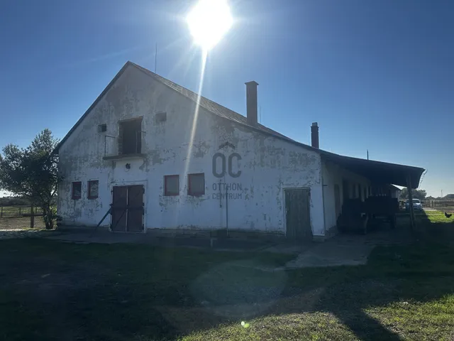 Eladó kereskedelmi és ipari ingatlan Debrecen, Nagy Mihály-kert 970 nm