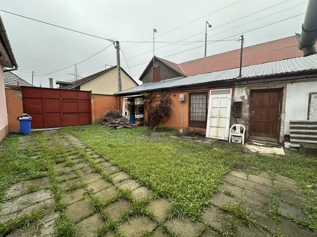 Eladó kereskedelmi és ipari ingatlan Debrecen, Szabadságtelep 110 nm