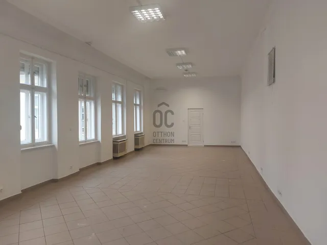 Kiadó kereskedelmi és ipari ingatlan Debrecen, Belváros 70 nm