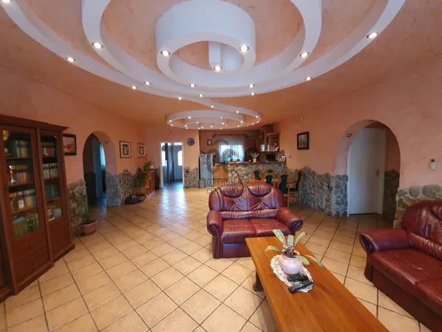 Eladó ház Debrecen, Lencztelep 160 nm