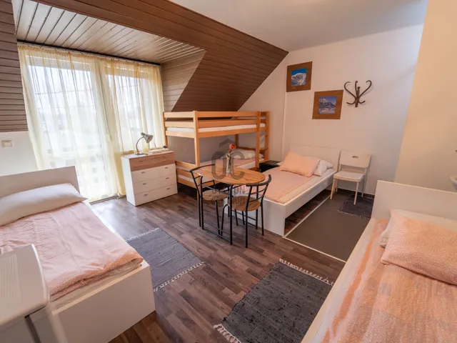 Kiadó kereskedelmi és ipari ingatlan Debrecen, Biharikert 260 nm