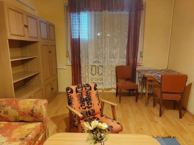 Eladó lakás Debrecen, Vénkert 35 nm