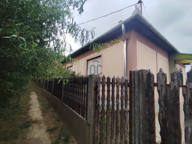 Eladó ház Hajdúdorog 1079 nm