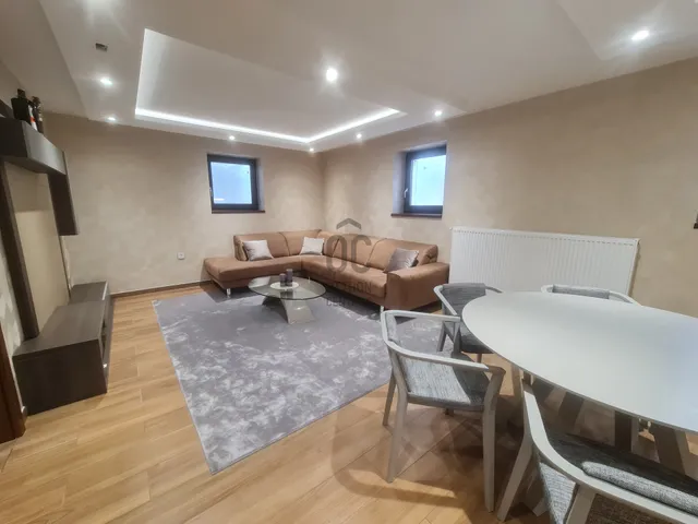 Eladó ház Debrecen, Széchenyikert 250 nm