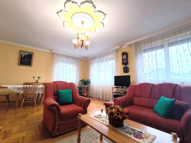 Eladó lakás Debrecen, Biharikert 107 nm