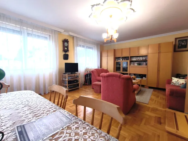 Eladó lakás Debrecen, Biharikert 107 nm