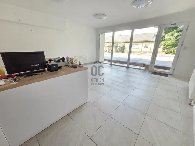 Kiadó kereskedelmi és ipari ingatlan Debrecen, Belváros 70 nm